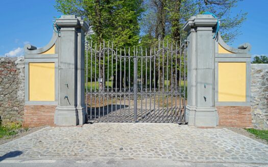 Historic Villa in unparalleled position