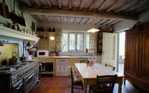 5 Bedrooms Country House in Camaiore