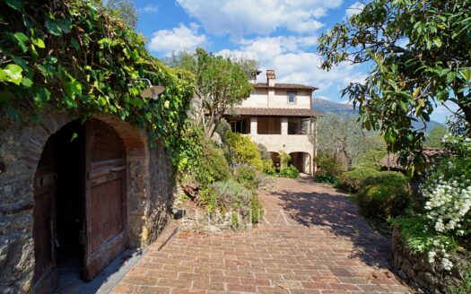 5 Bedrooms Country House in Camaiore