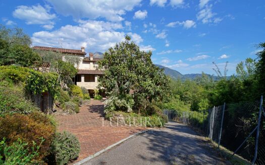 5 Bedrooms Country House in Camaiore