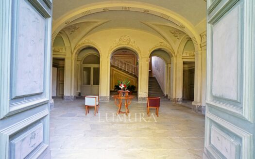 Majestic 18th Century Villa near Pisa