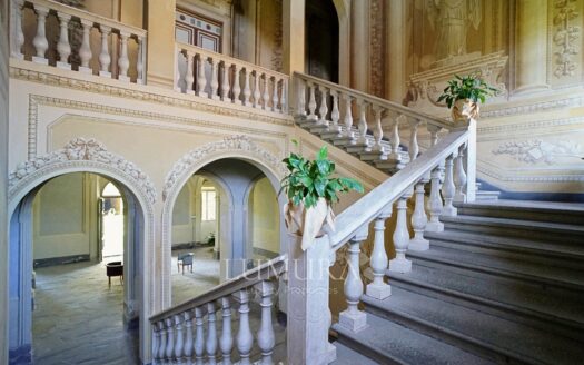 Majestic 18th Century Villa near Pisa