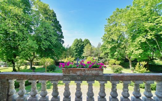 Historic Villa in unparalleled position