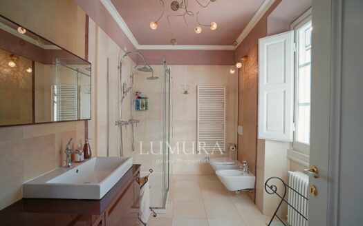 Beachfront 10-Bedroom Villa Near Forte Dei Marmi