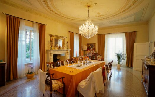 Beachfront 10-Bedroom Villa Near Forte Dei Marmi