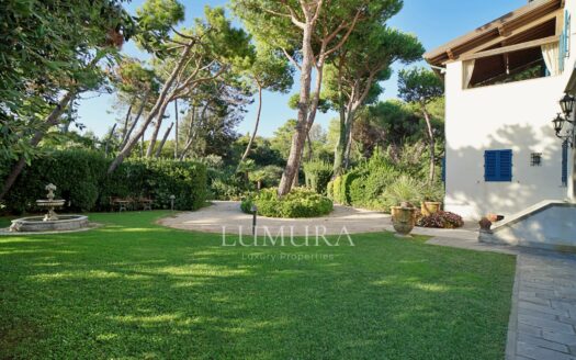 Beachfront 10-Bedroom Villa Near Forte Dei Marmi