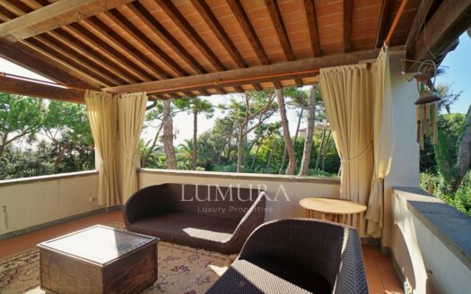 Beachfront 10-Bedroom Villa Near Forte Dei Marmi