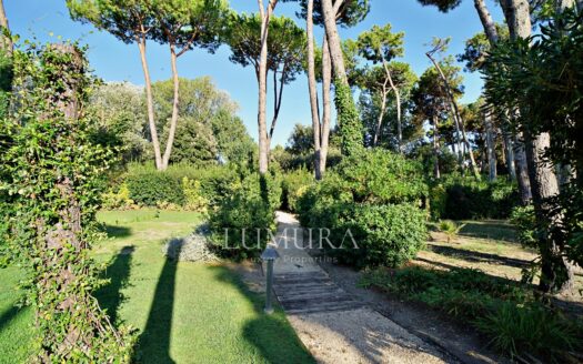 Beachfront 10-Bedroom Villa Near Forte Dei Marmi