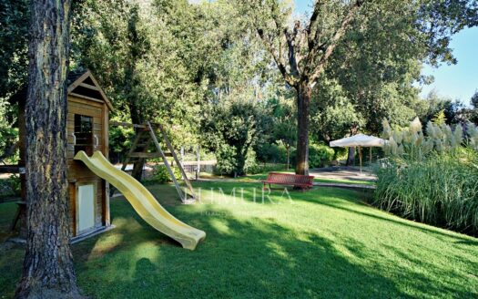 Beachfront 10-Bedroom Villa Near Forte Dei Marmi
