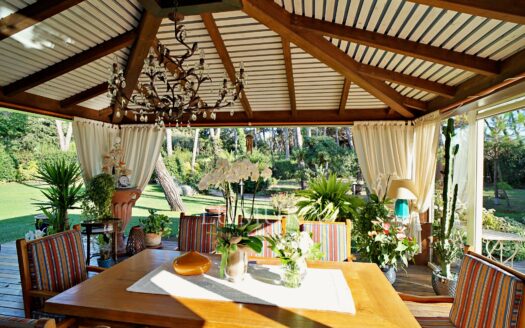 Beachfront 10-Bedroom Villa Near Forte Dei Marmi