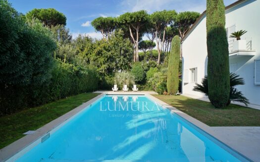 Luxury 6-Bedroom Villa in Forte Dei Marmi