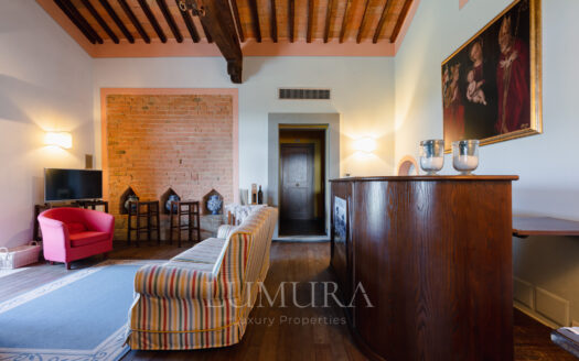 Country retreat with hotel and winery