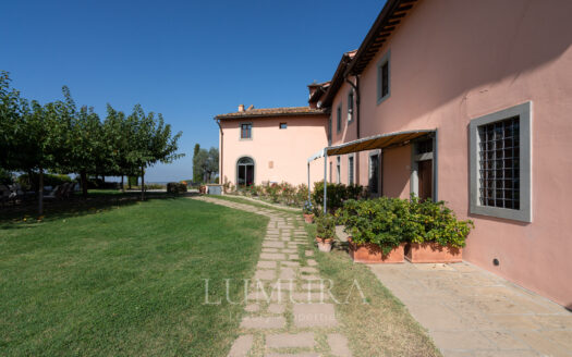 Country retreat with hotel and winery