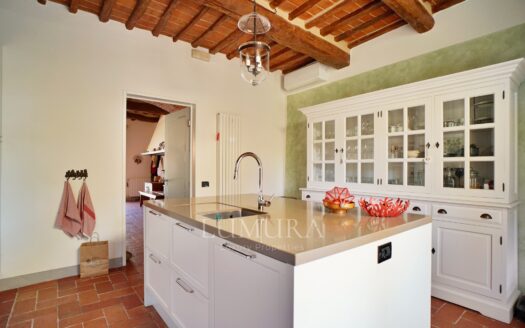 Big portion of lovely 7 bedroom villa