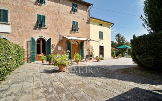 Big portion of lovely 7 bedroom villa