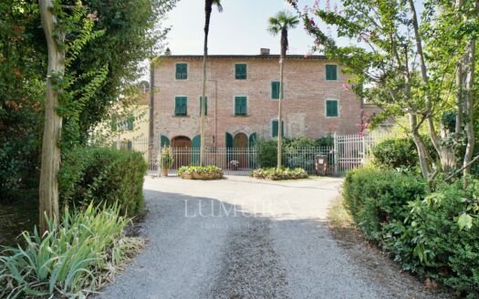 Big portion of lovely 7 bedroom villa