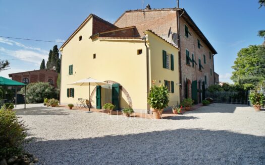 Big portion of lovely 7 bedroom villa