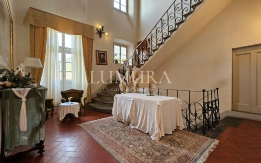 Luxury Villa Hotel with Restaurant