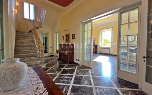 Large and Elegant Villa with Beautiful Park