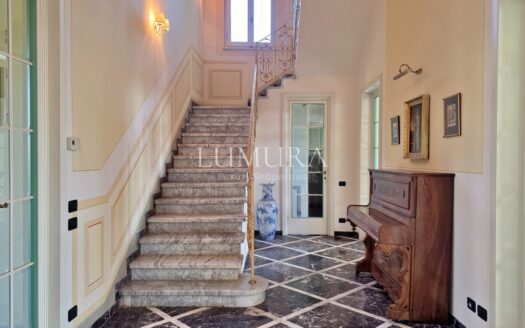 Large and Elegant Villa with Beautiful Park