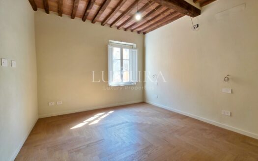 3-Bedroom Apartment in the Center of Lucca