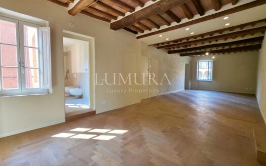 3-Bedroom Apartment in the Center of Lucca