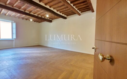 3-Bedroom Apartment in the Center of Lucca