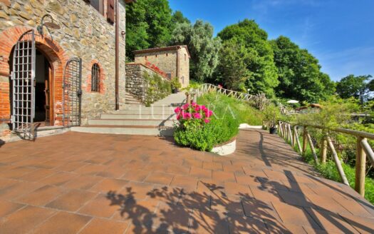 Sustainable Tuscan Estate with Superb Views