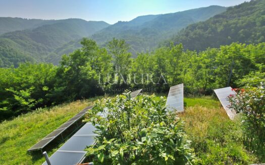 Sustainable Tuscan Estate with Superb Views