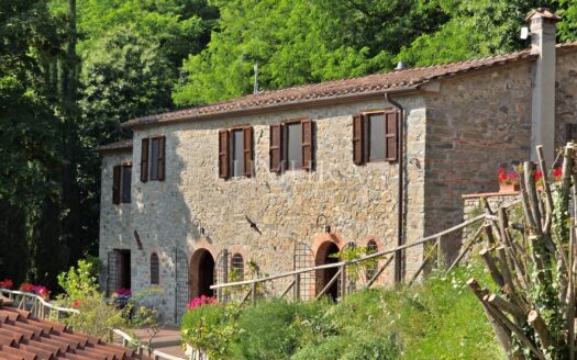 Sustainable Tuscan Estate with Superb Views