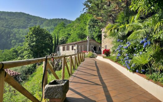 Sustainable Tuscan Estate with Superb Views