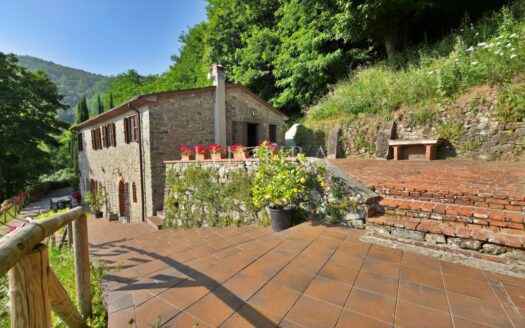 Sustainable Tuscan Estate with Superb Views