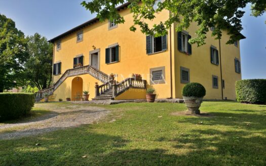 Historic Villa in unparalleled position