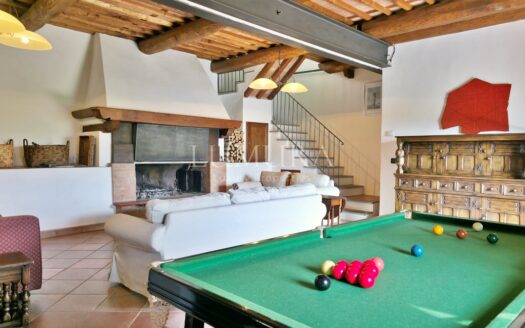 Sustainable Tuscan Estate with Superb Views