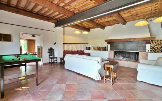 Sustainable Tuscan Estate with Superb Views
