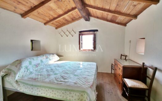 Sustainable Tuscan Estate with Superb Views