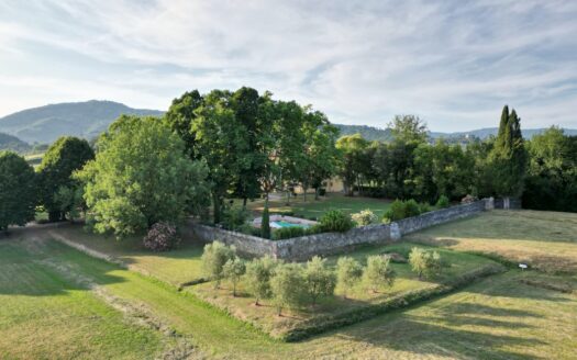 Historic Villa in unparalleled position