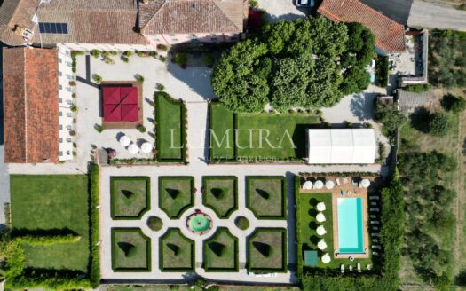 16-Bedroom Villa Close to Lucca