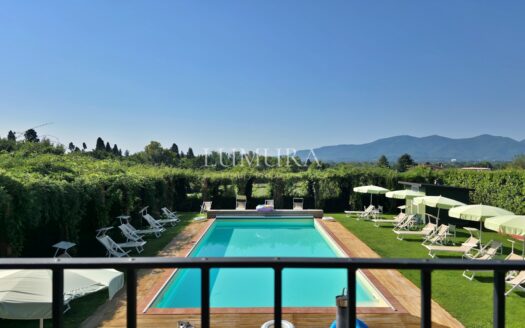 16-Bedroom Villa Close to Lucca