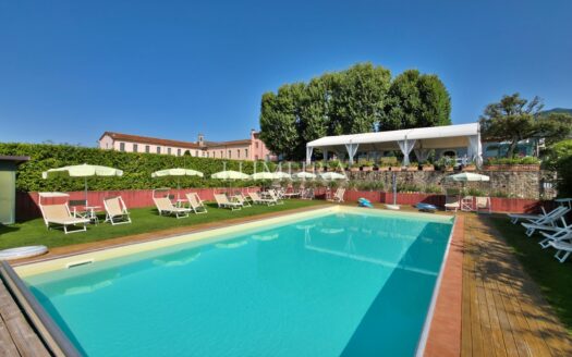 16-Bedroom Villa Close to Lucca