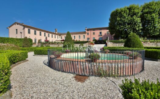 16-Bedroom Villa Close to Lucca