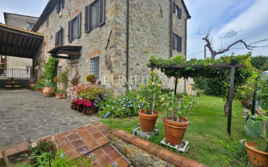 8-Bedroom Country House