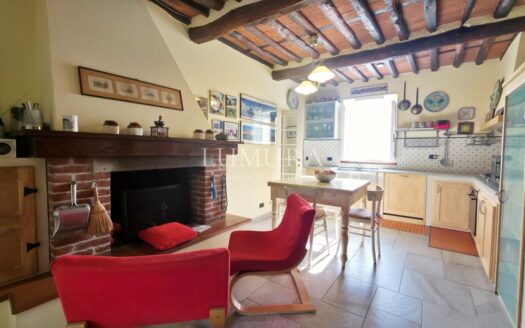8-Bedroom Country House