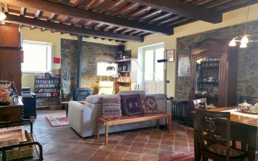 8-Bedroom Country House