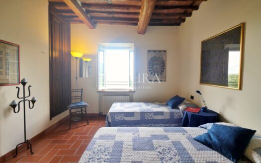 8-Bedroom Country House