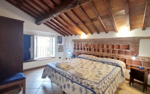 8-Bedroom Country House