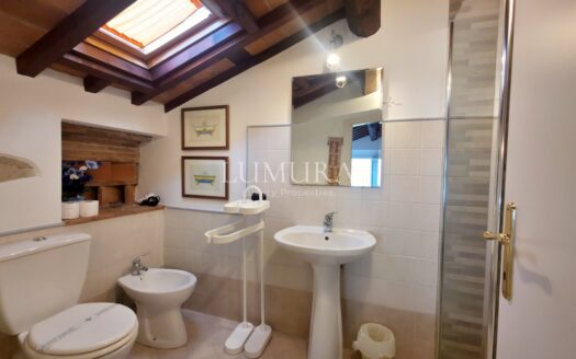8-Bedroom Country House