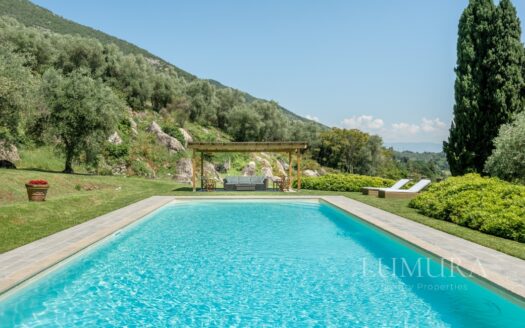 Elegant 5-Bedroom Villa
