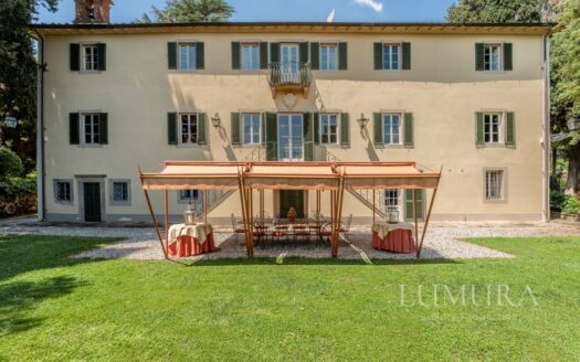Elegant 5-Bedroom Villa
