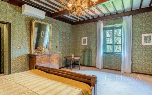 Elegant 5-Bedroom Villa